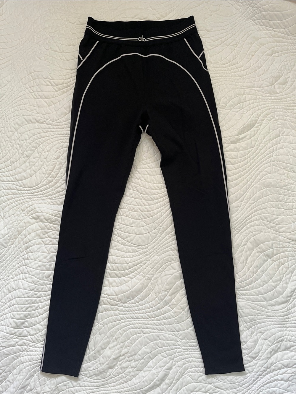 ALO Yoga Heart leggings